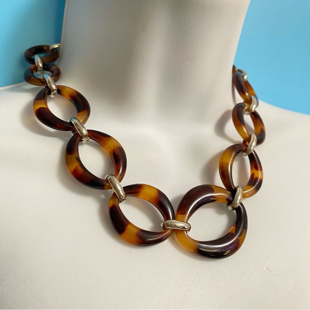 Faux Tortoise Shell Link Chunky Necklace - Picture 3 of 8